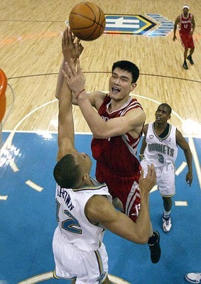 图文-[NBA]火箭93-92胜黄蜂 姚明强攻不惧防守_篮球-NBA_NIKE新浪竞技风暴
