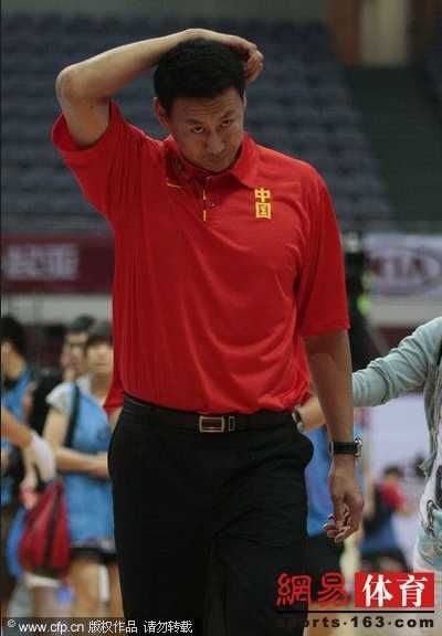 李楠首次带队遭超级逆转 输日本爆东亚赛大冷门