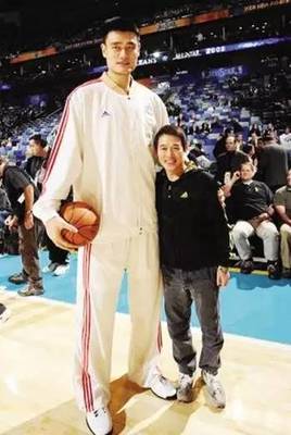 姚明与28个明星合影趣闻 第一张就笑翻众人！