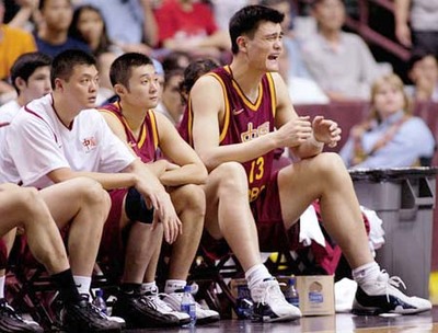 中国男篮热身负加拿大 姚明“气急败坏”