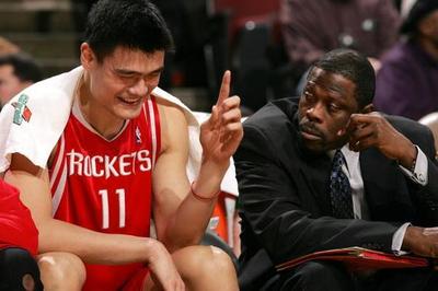 尤因盛赞姚明 进名人堂当之无愧，背后是无数血汗的付出
